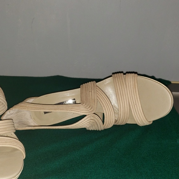 Shoes - Picture 5 of 8